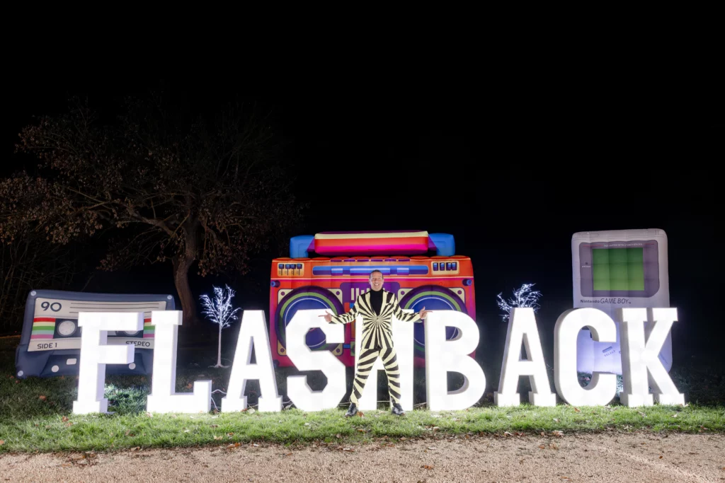 Lettres géantes lumineuses Flashback