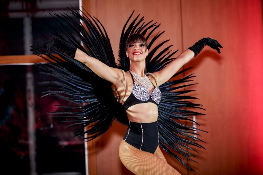 Danseuse de la soirée Moulin Rouge
